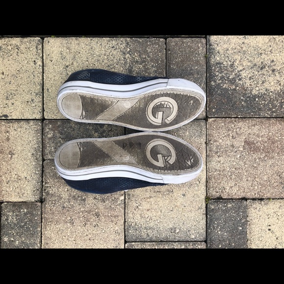 Women's Guess Sneakers - Picture 6 of 7